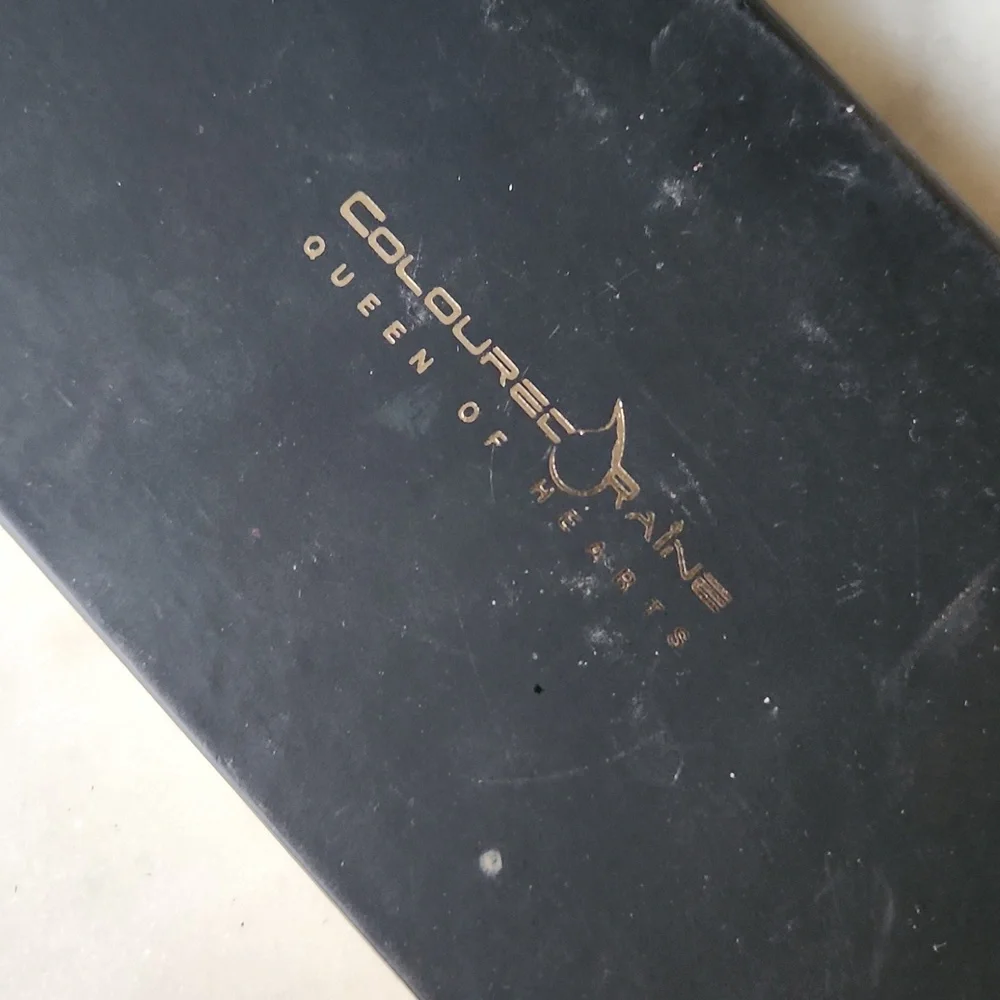 CLOSET CLOSING - Coloured Rain Queen of Hearts palette - Picture 4 of 5